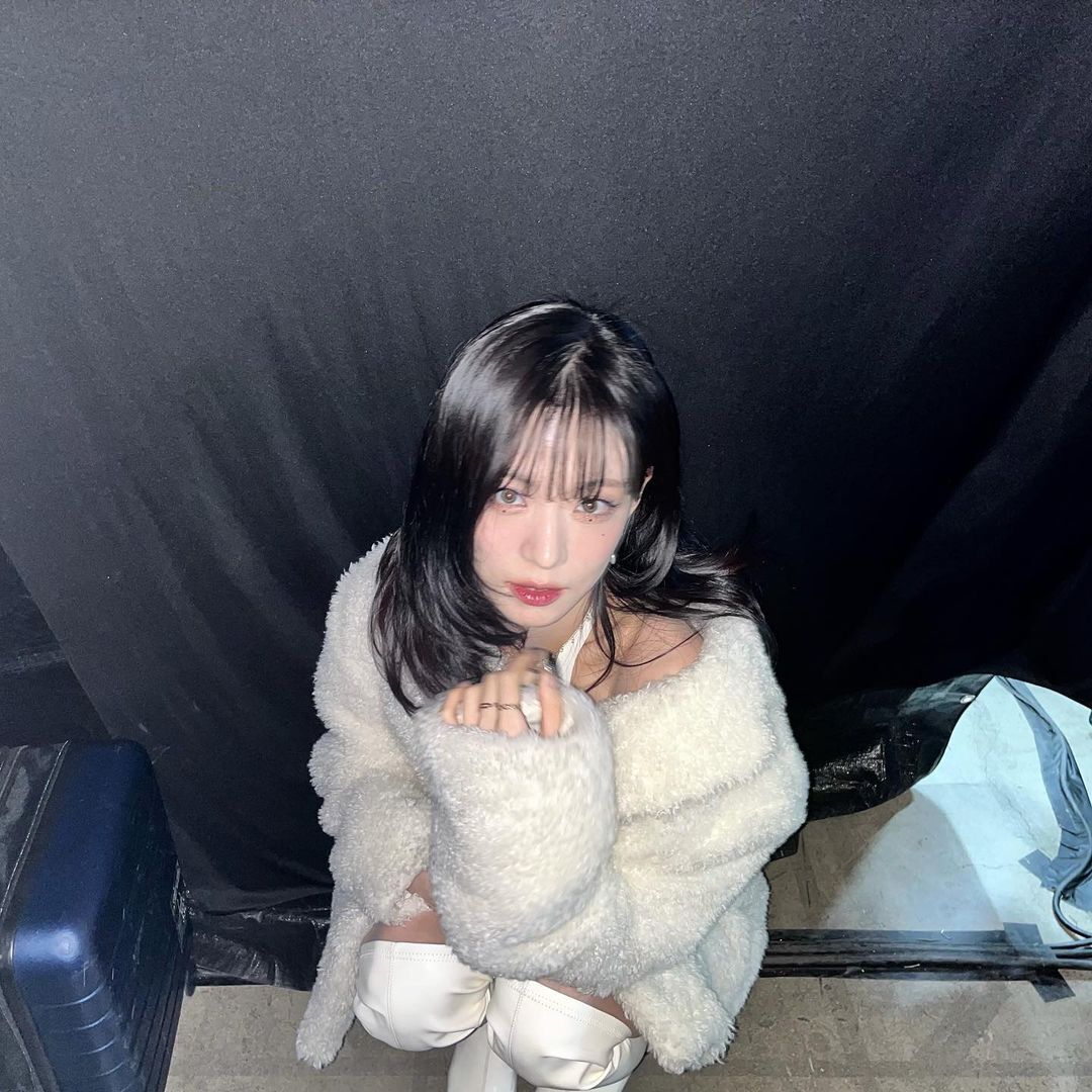 (스압)얼굴도 몸매도 예쁜 프로미스나인 이채영.jpgif | 인스티즈