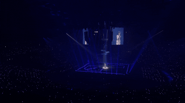 한번쯤 가볼만한 아이유 콘서트.gif | 인스티즈