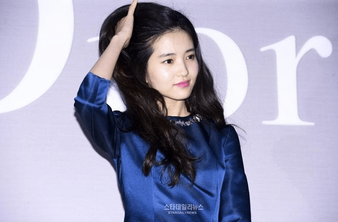 머리숱이 많아서 나눠주고 싶다는 김태리ㄷㄷ.jpgif | 인스티즈