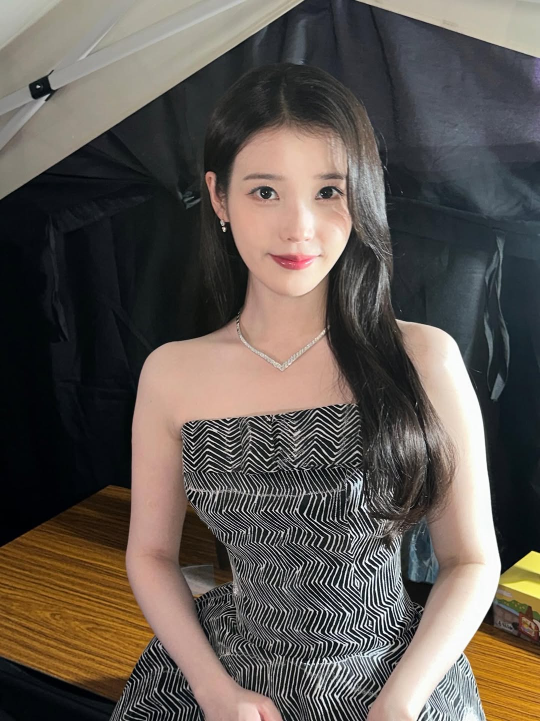 아이유 오늘자 인스타 업로드 | 인스티즈