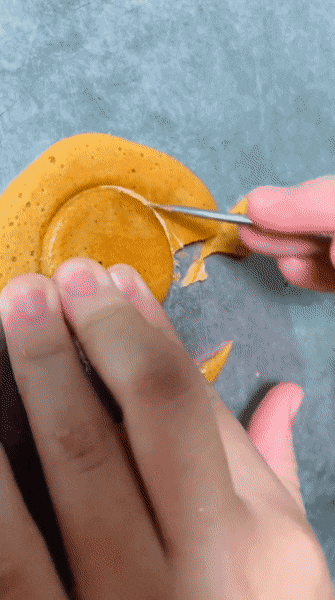 오징어게임 달고나 도전한 외국인들.gif | 인스티즈