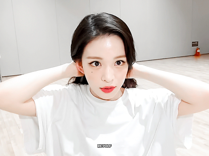 (스압)얼굴도 몸매도 이쁜 프로미스나인 이채영.jpgif | 인스티즈