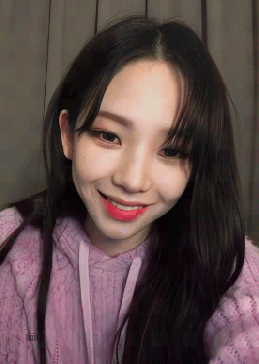 인스타 라이브하는 카리나.gif | 인스티즈