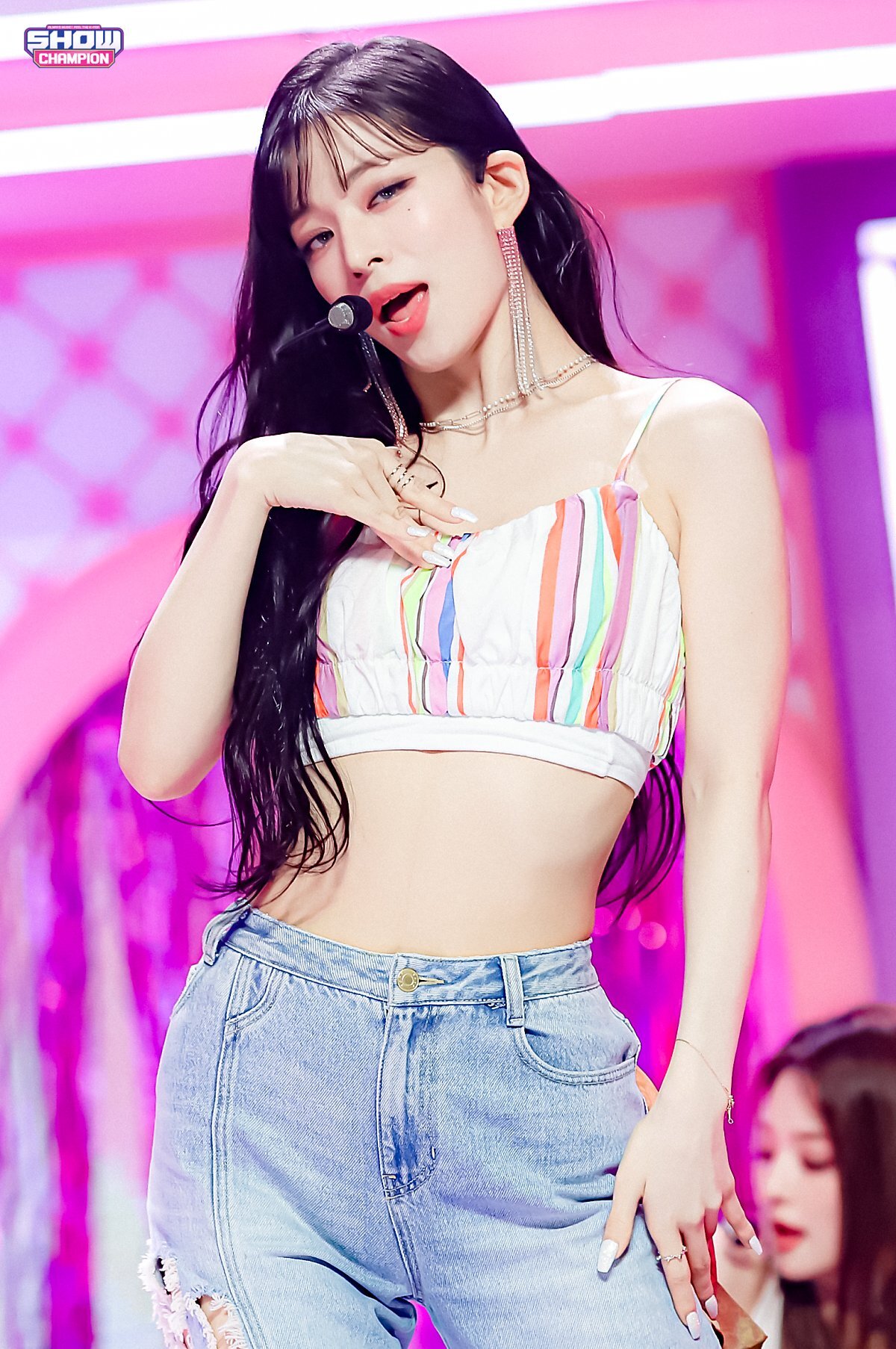 (스압)얼굴도 몸매도 이쁜 프로미스나인 이채영.jpgif | 인스티즈
