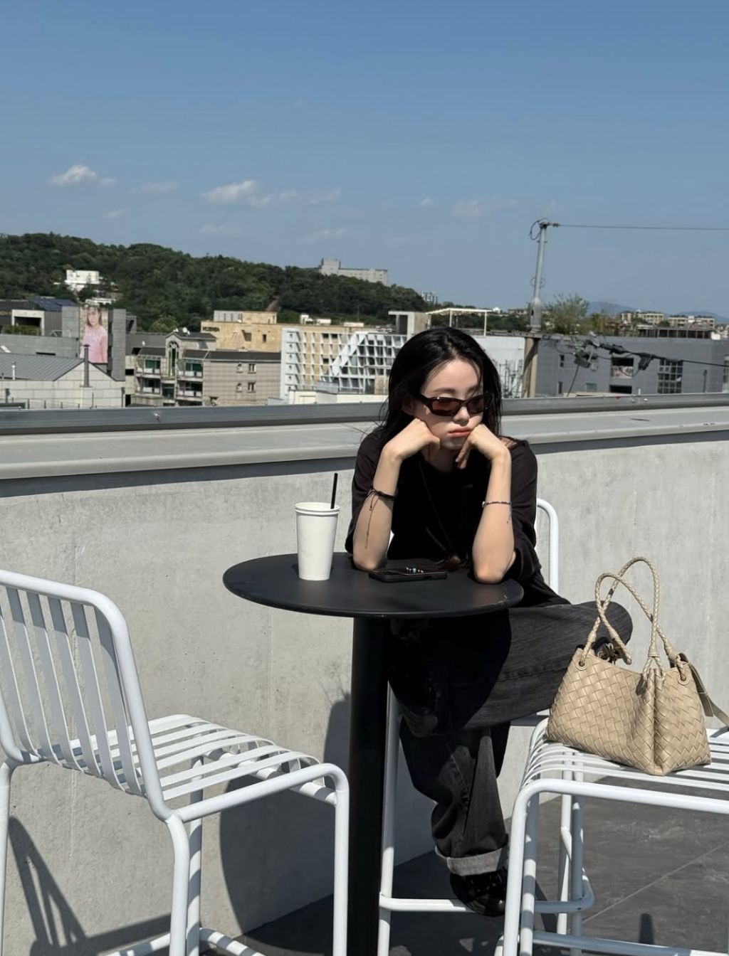 꽤 이쁘게 생긴 배우 신시아 | 인스티즈