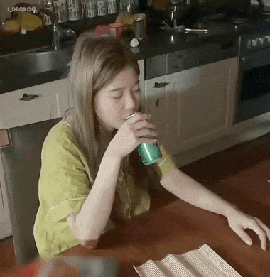 권은비, 탄산음료 모델됐다...서머퀸의 캠페인 화보 공개 | 인스티즈