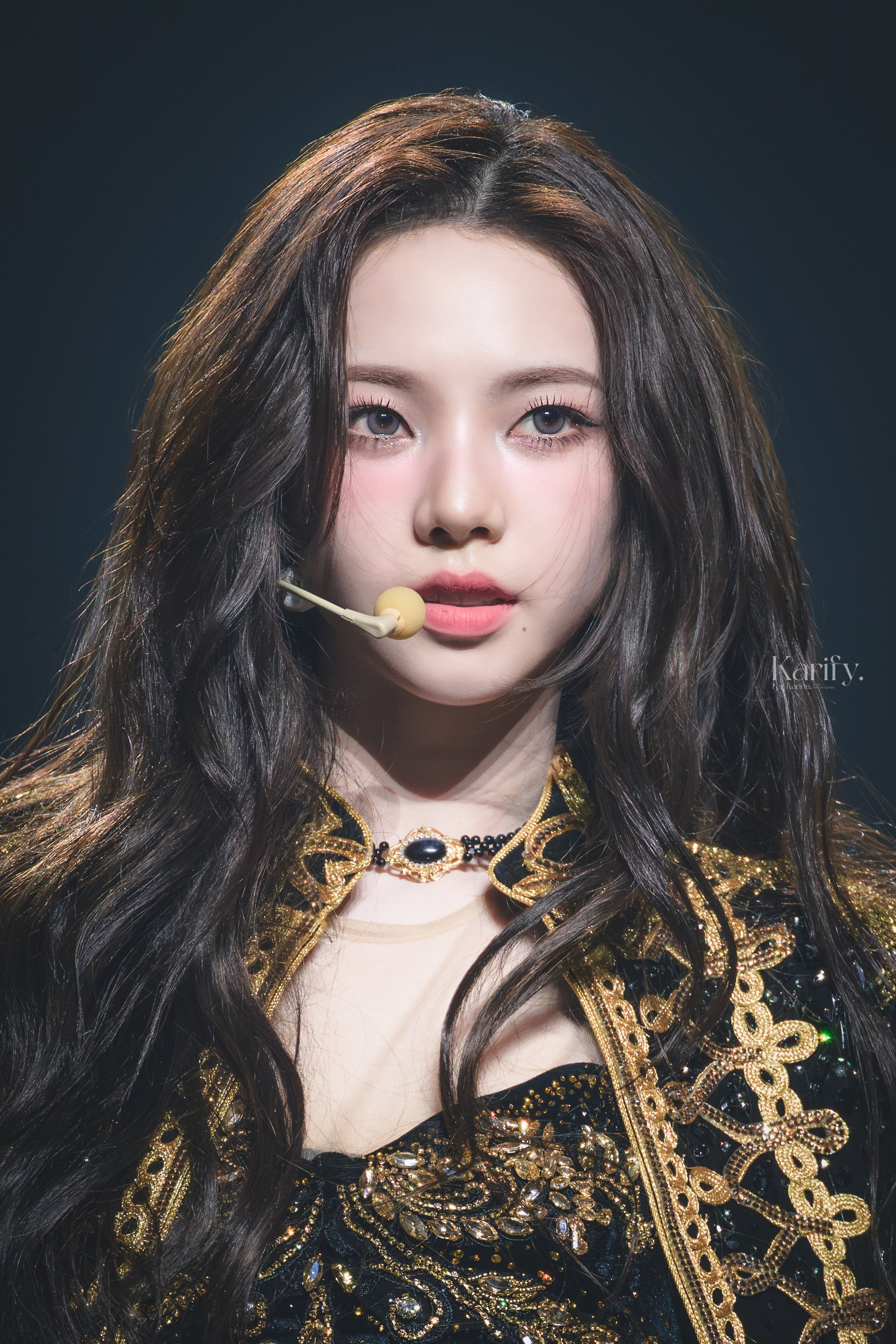 제복 입은 카리나 | 인스티즈
