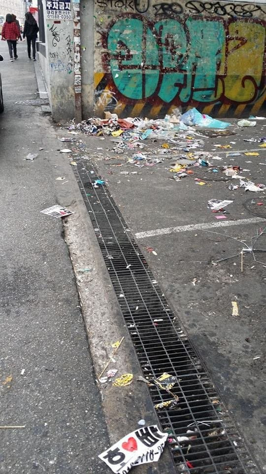 딱 봐도 보이는 한국과 일본의 할로윈 뒷처리 차이..jpg | 인스티즈