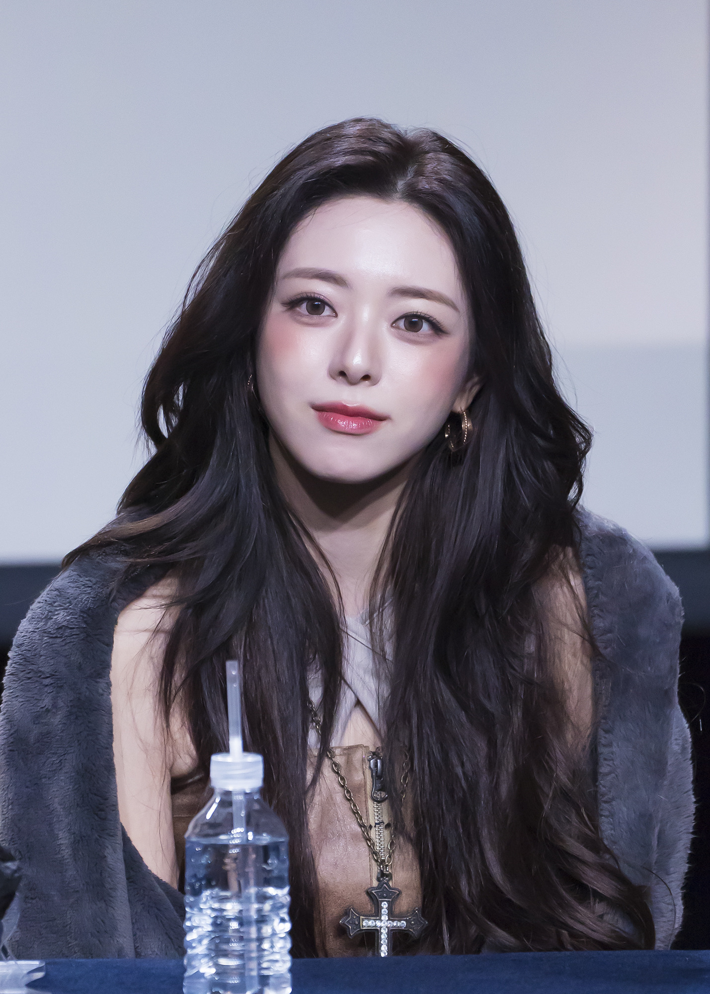 (스압)여자여자한 ITZY 유나.jpgif | 인스티즈