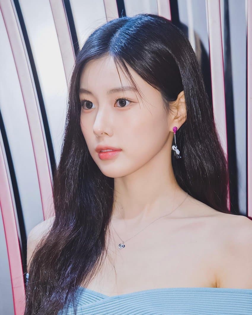 성숙한 캐릭터도 잘 소화할듯한 오늘자 강혜원 폼 | 인스티즈