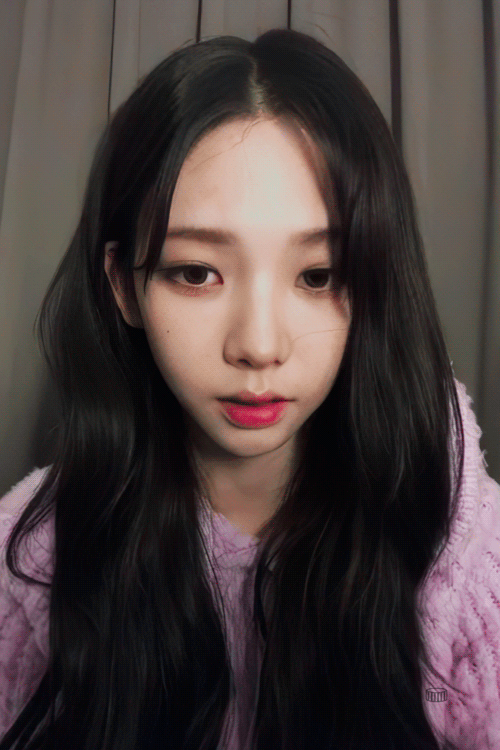 인스타 라이브하는 카리나.gif | 인스티즈