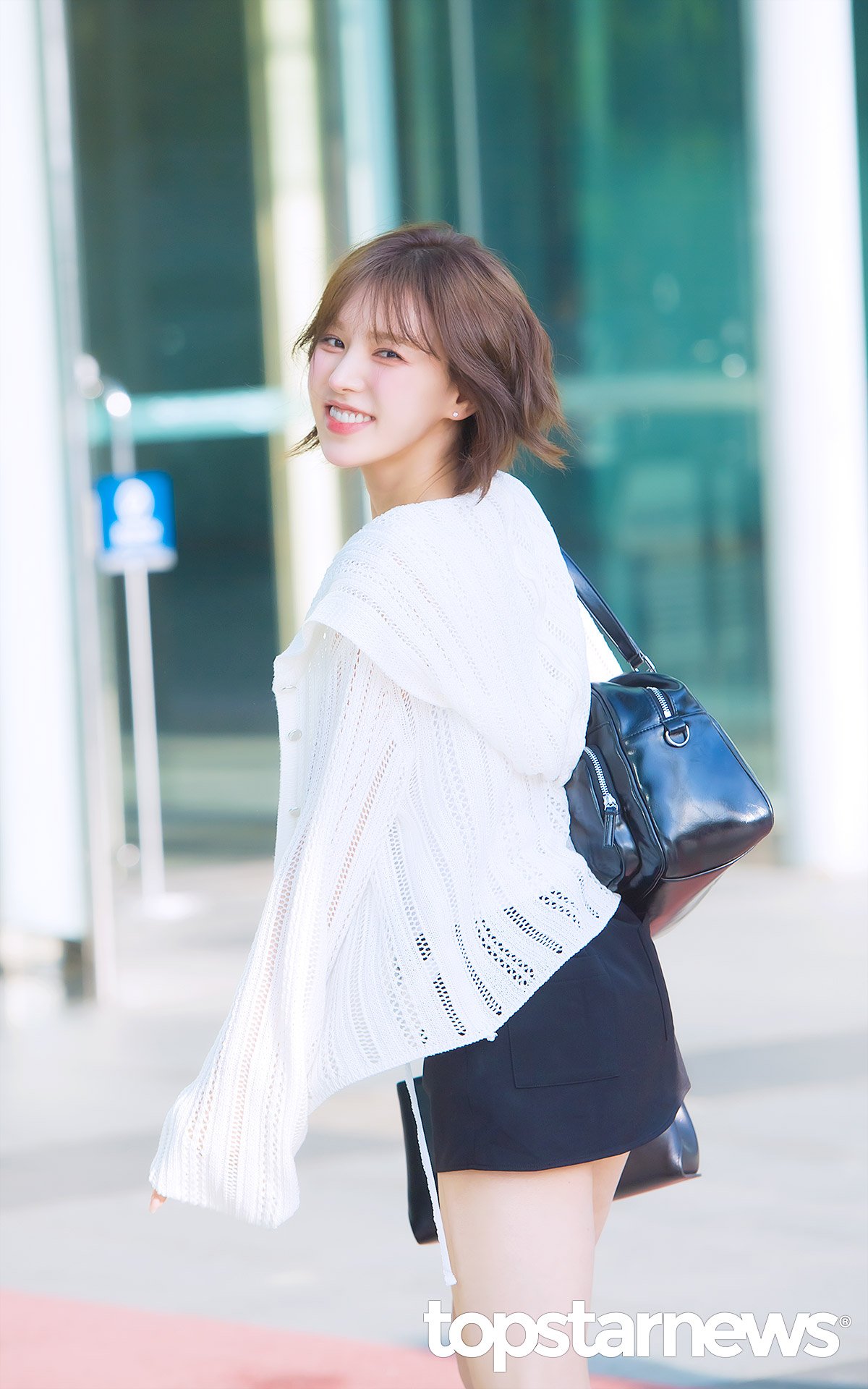 어제자 레전드 찍은 레드벨벳 웬디 출근길.jpg | 인스티즈