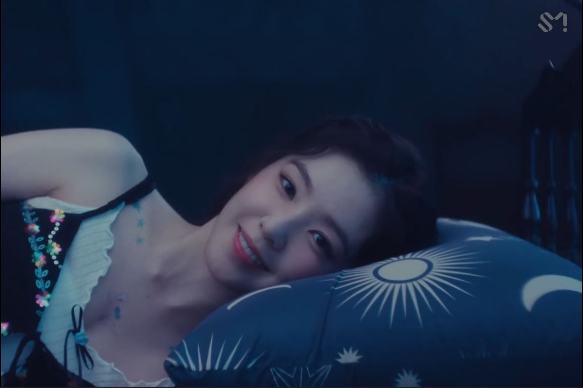 은근히 미감이 좋은 레드벨벳 Cosmic 뮤비 | 인스티즈