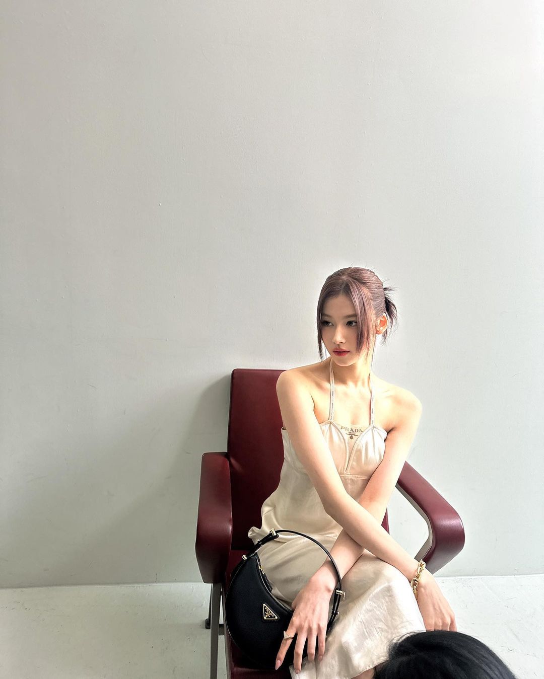 얼굴에 선이 살아있는 사나 인스타.jpg | 인스티즈