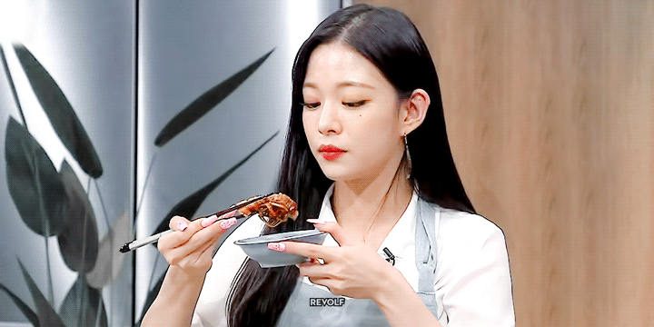 (스압)얼굴도 몸매도 이쁜 프로미스나인 이채영.jpgif | 인스티즈
