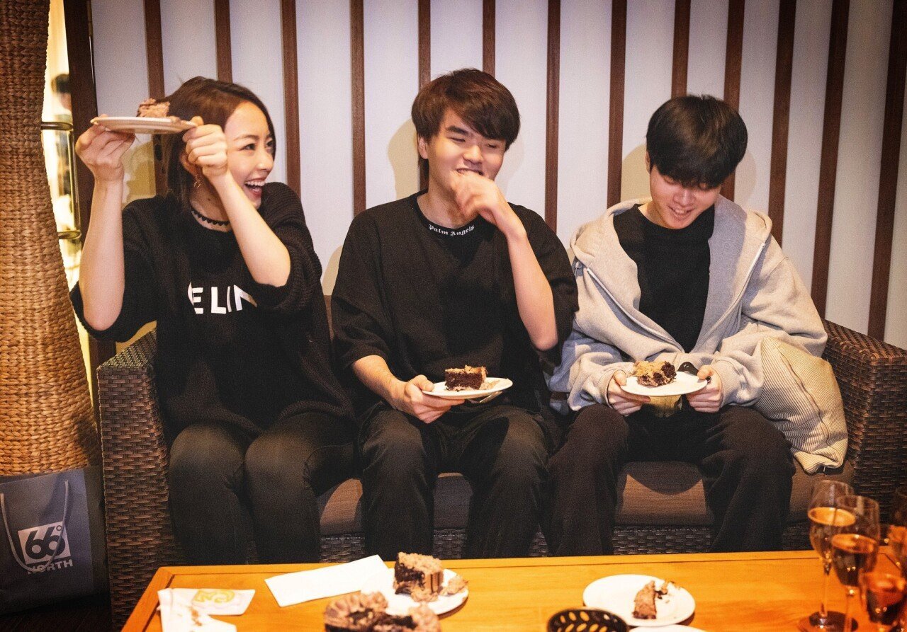 중국 통역사 캔디스가 말하는 같은날 생일이였던 데프트 생일파티 썰 | 인스티즈