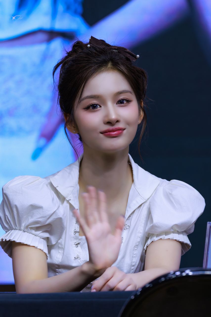 얼굴이 제법인 엔믹스 설윤 근황.jpg | 인스티즈