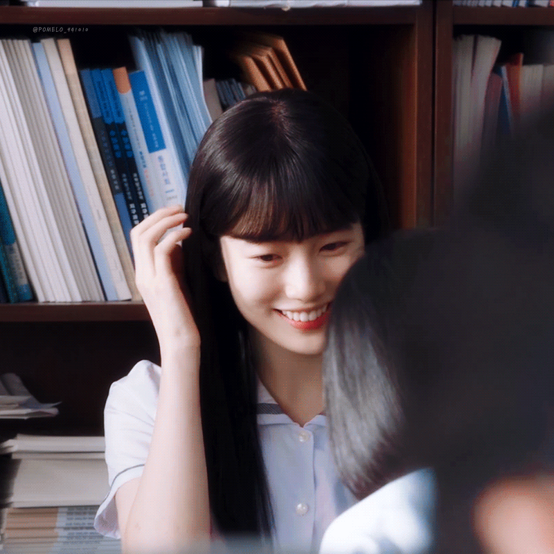 불타는 핸드백으로 남편 죽이러가는 수지.gif | 인스티즈