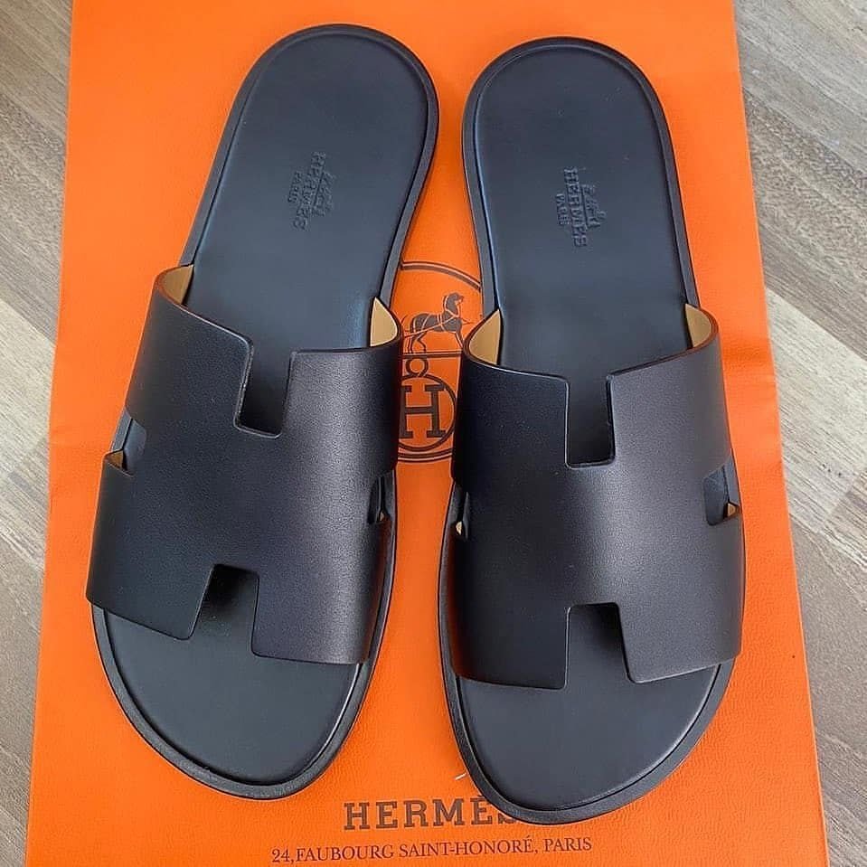 가격이 만만해서(?) 인기 많다는 에르메스 슬리퍼...jpg | 인스티즈