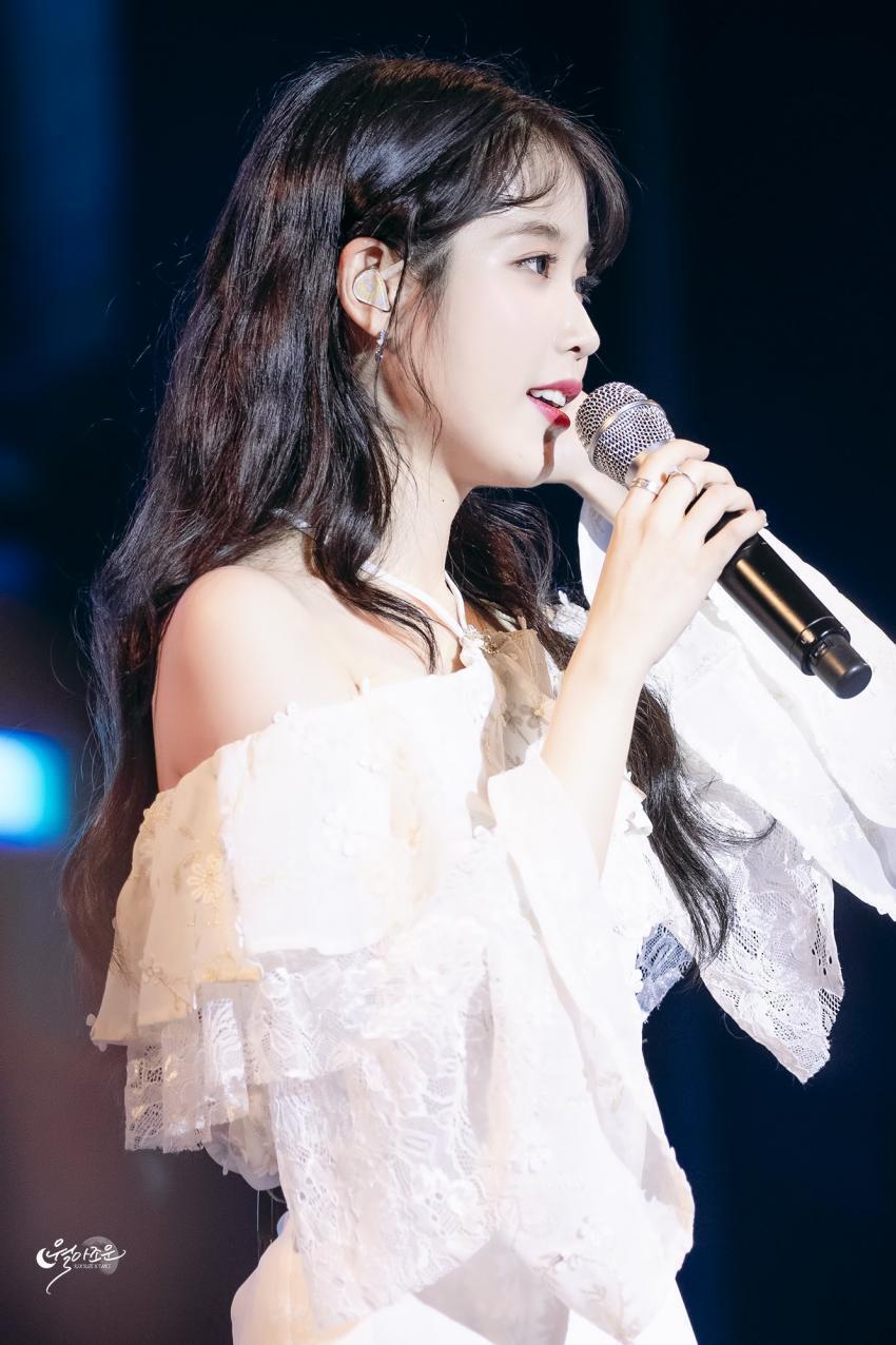 대학축제 행사 거의 안가는 아이유가 3번이나 간 대학축제 | 인스티즈