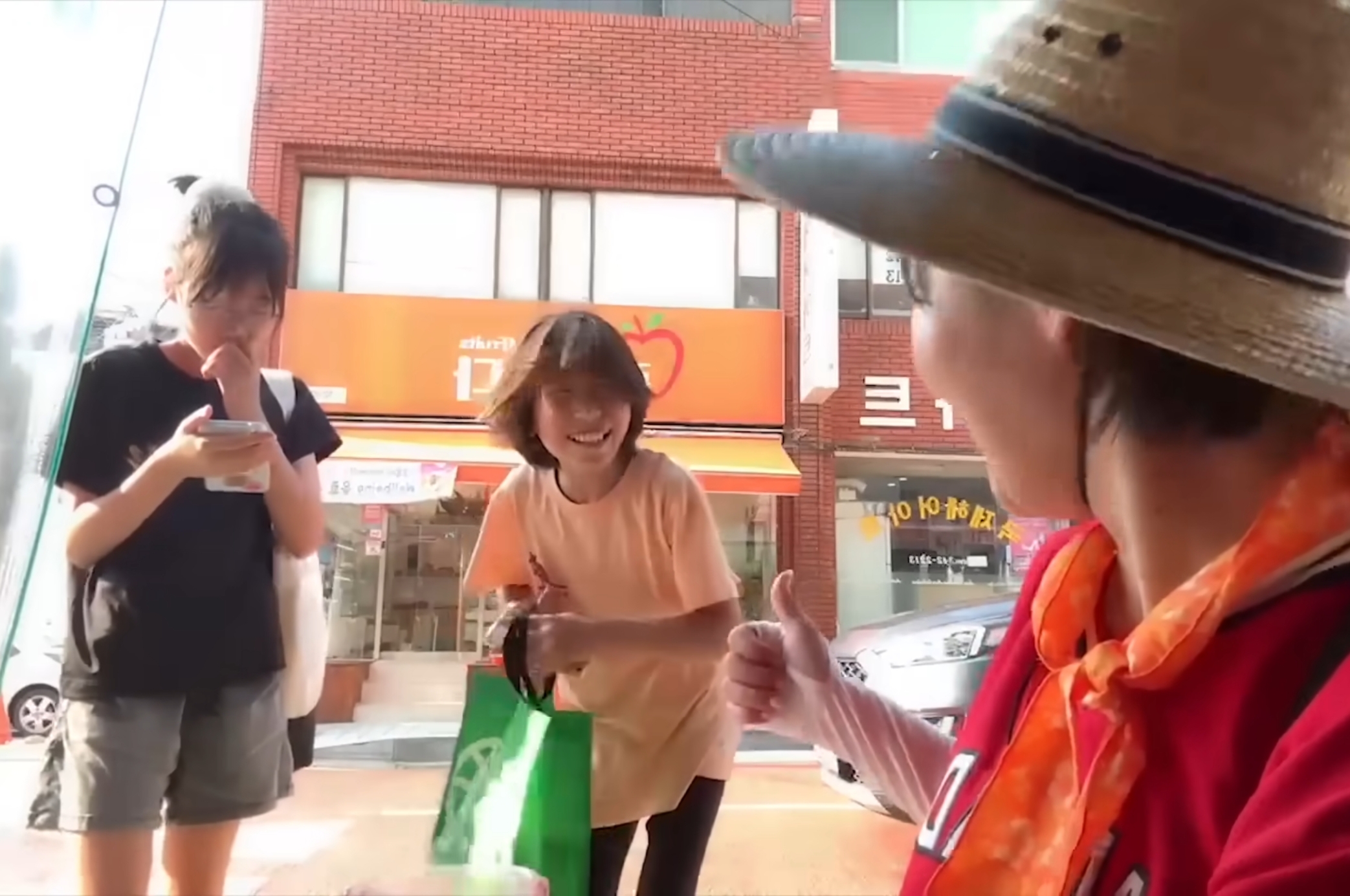 잠깐 출연했는데도 인성이 보인다는 아이들.jpg | 인스티즈