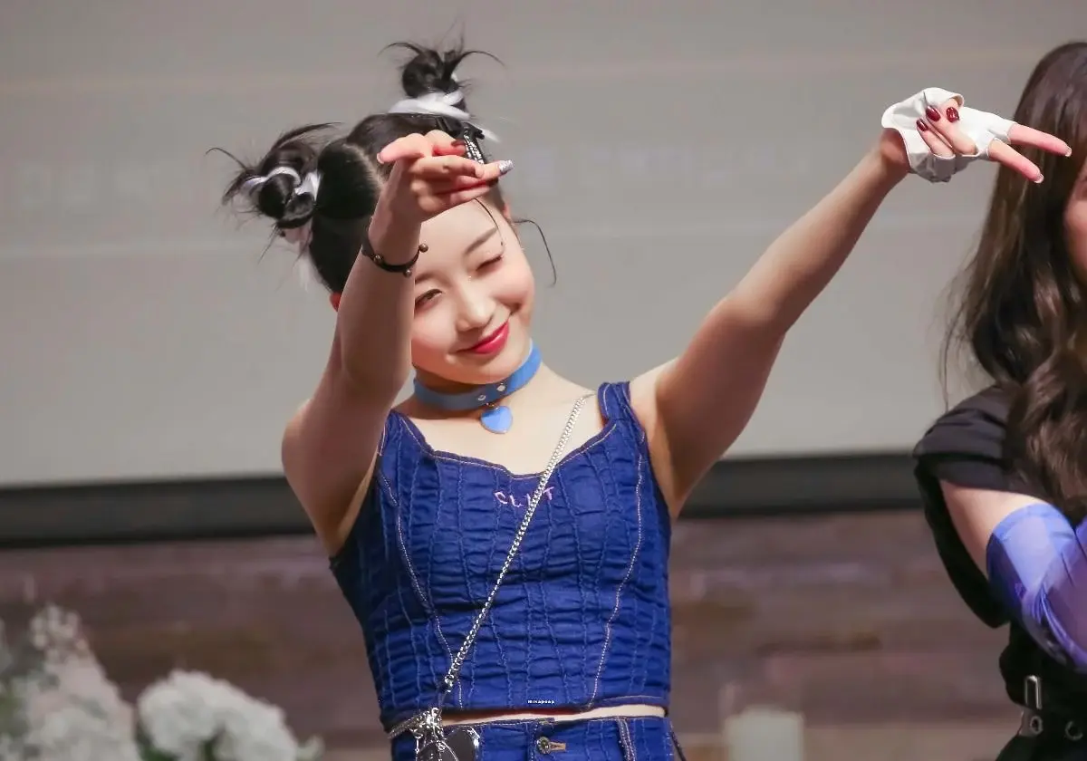 국내 여자아이돌이 유행시킨 포즈...jpg | 인스티즈