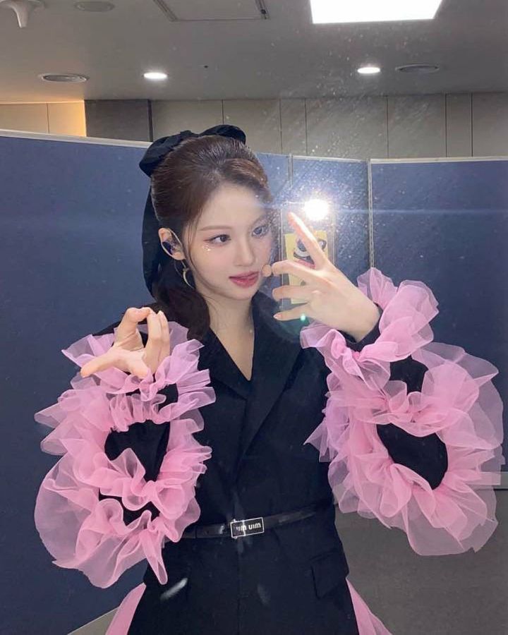 요즘 애들 사이에서 유행한다는 포즈... | 인스티즈