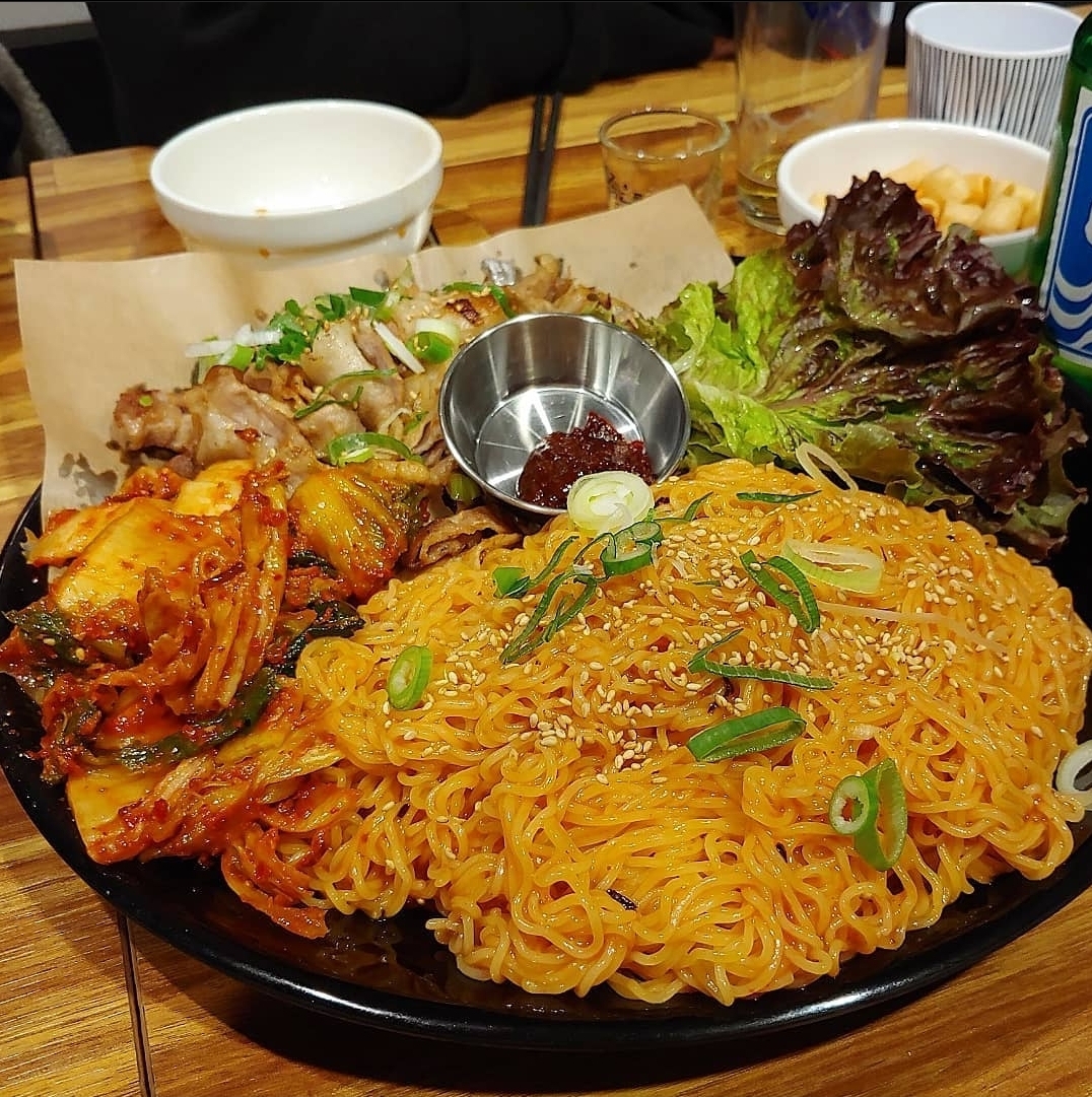대패삼겹살 + 비빔면 ................jpg - 웃긴자료 ‥‥‥‥‥、 - 도탁스 (DOTAX)
