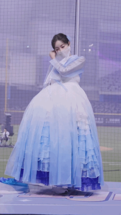 마스크 벗는 안지현 치어리더.gif | 인스티즈