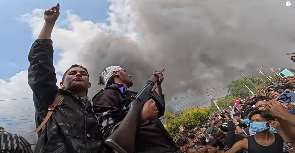 네팔에 놀러갔다가 큰 사건을 목격한 유튜버 근황 | 인스티즈