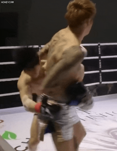 전 먹방 유튜버 밴쯔 의외의 근황 ...GIF | 인스티즈