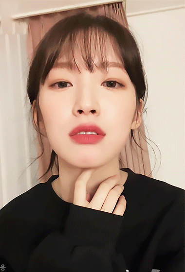 브이앱 하는 오마이걸 아린.gif | 인스티즈