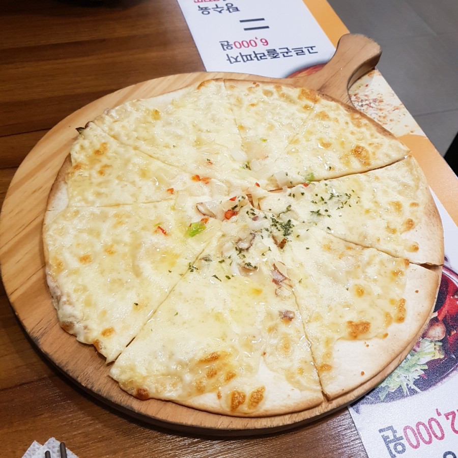 은근 맛있는 고르곤피자..JPG | 인스티즈