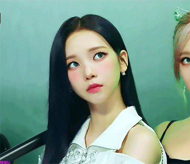 이번주 엠카 에스파 카리나 윈터 미모.gif | 인스티즈