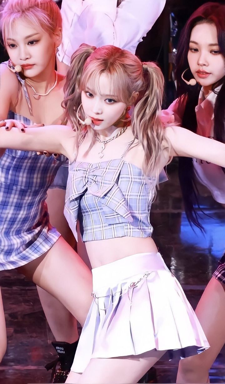 카리나보다 더 섹시해진 윈터 