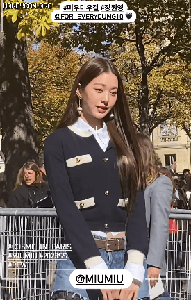 파리패션위크에서 프라다 회장과 이야기하는 아이브 장원영 | 인스티즈
