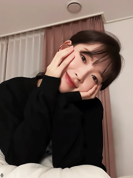 브이앱 하는 오마이걸 아린.gif | 인스티즈