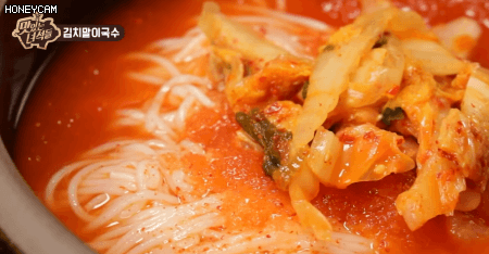 호불호 갈리는 김치말이 국수.gif | 인스티즈