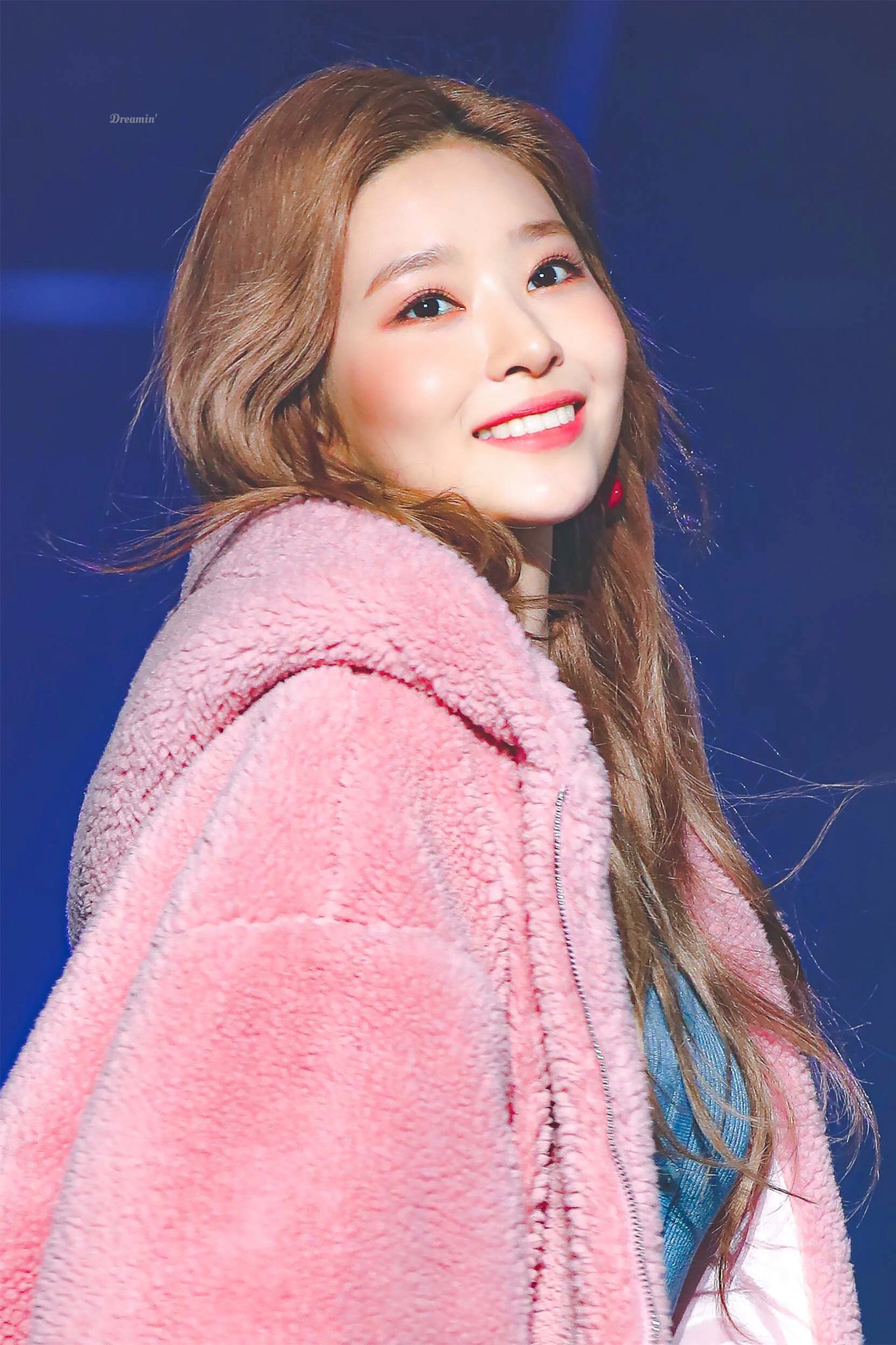 보스 아이즈원 민주.gif (스압,움짤 多) | 인스티즈