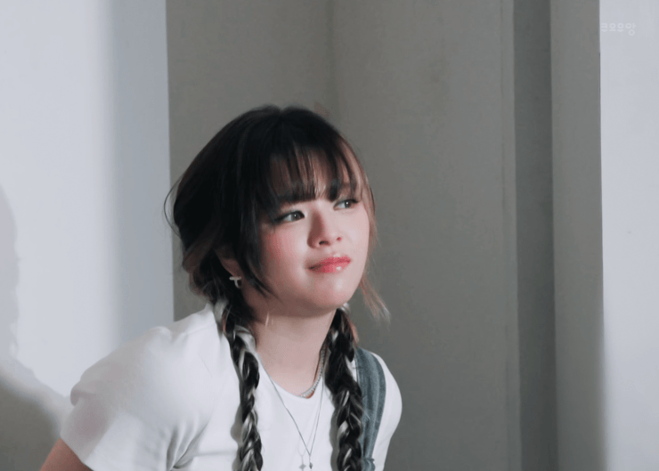 시크하게 입고 화보 찍는 트와이스 8주년 MD비하인드.gif - 웃긴자료 ..., حجم الصورة 740x529
