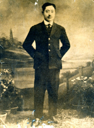 영화 암살에서 조승우가 돈이 없는데 옷은 잘 입은 이유 | 인스티즈