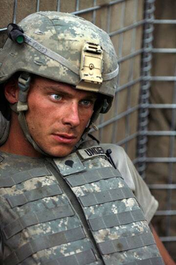 전쟁을 겪어 본 자만이 가지는 눈빛 | 인스티즈