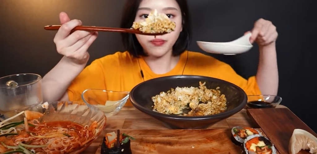 문복희가 밥먹을때 쓰는 숟가락........jpg | 인스티즈