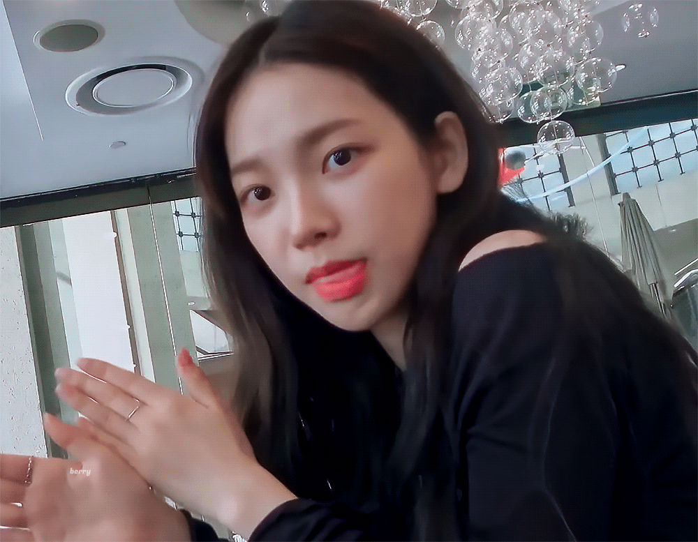 (스압)은근 귀여운 카리나.gif | 인스티즈