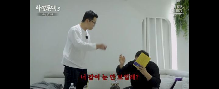 책쓴 저자가 자기책을 보지 못하는 이유 | 인스티즈