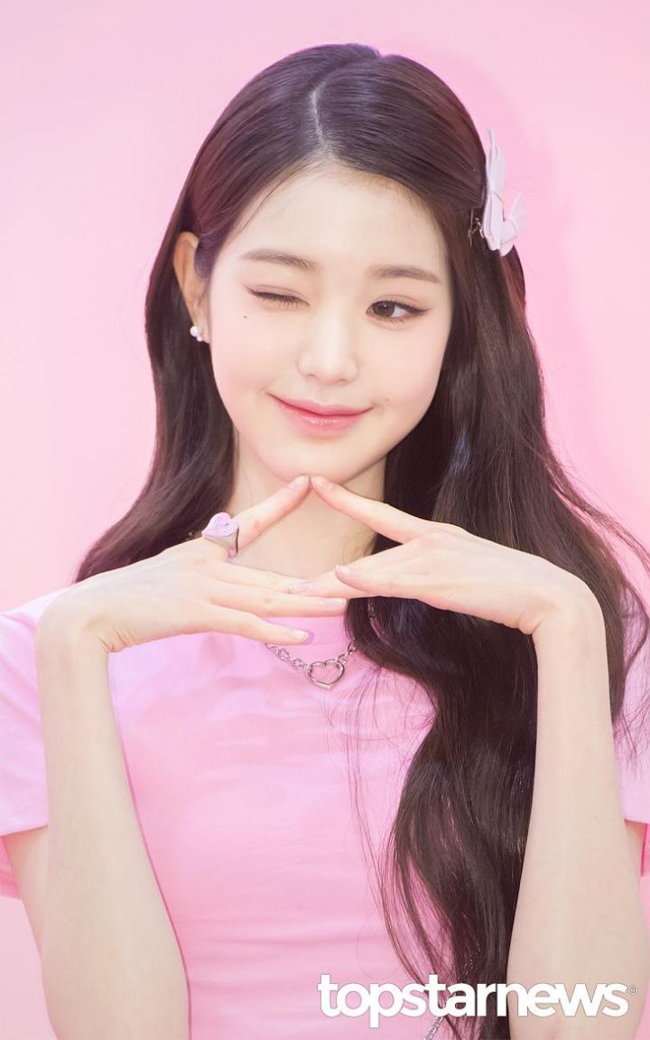 오늘자 슈콤마보니 X 바비 팝업스토어 간 아이브 장원영 기사사진 | 인스티즈