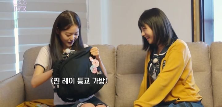 일본인 아이돌이 등교할때 가지고 다니는 것 | 인스티즈