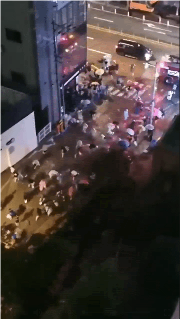 다 같이 물퍼내는중인 청주 사람들 ㄷㄷ.gif | 인스티즈