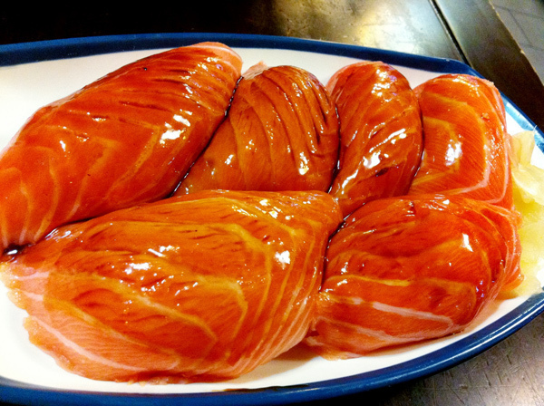 대만의 초대형 연어초밥 | 인스티즈