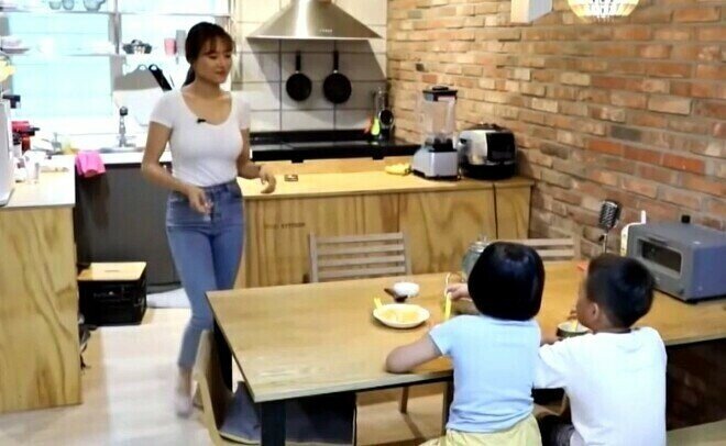 40대인데 다른사람들이 20대로 본다는 여성.gif | 인스티즈
